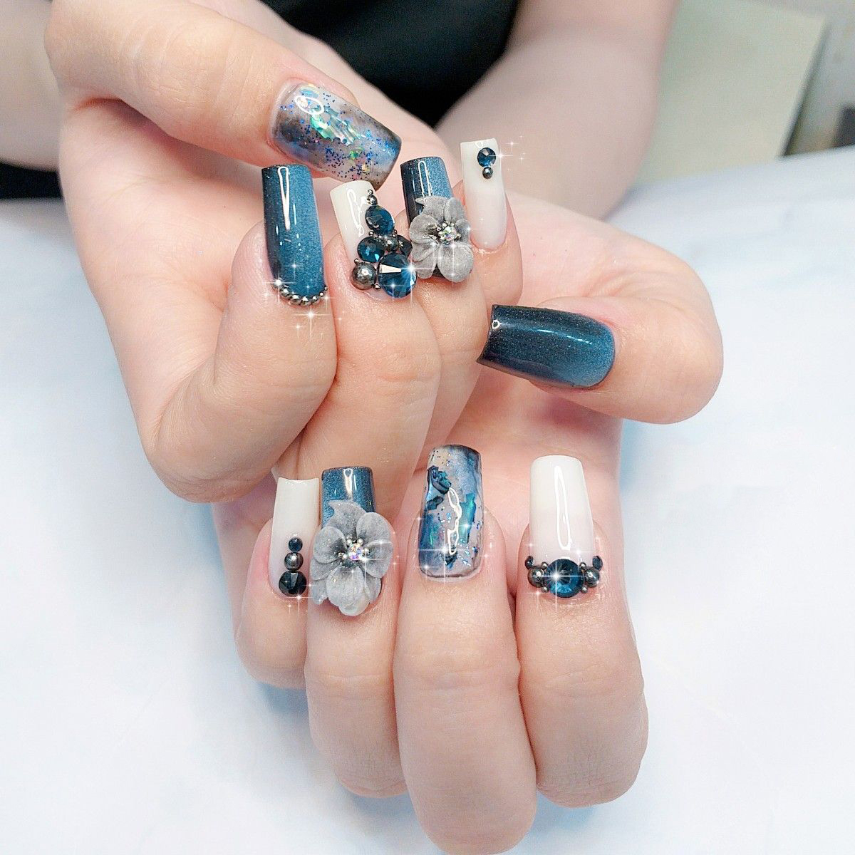 Mẫu nail màu xanh dương đẹp nhất