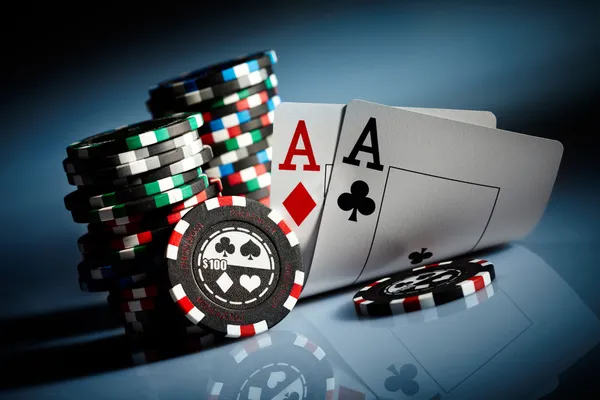 Luật chơi Poker 2025: Những luật bạn cần biết | Khu nghỉ dưỡng và sân golf Hoiana