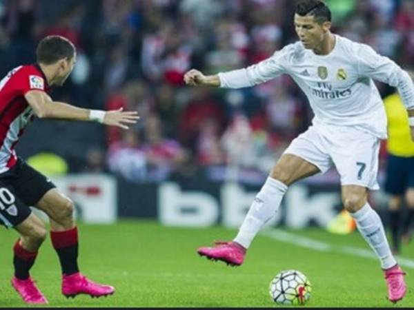 Kỹ thuật chơi bóng của Ronaldo có gì đặc biệt?