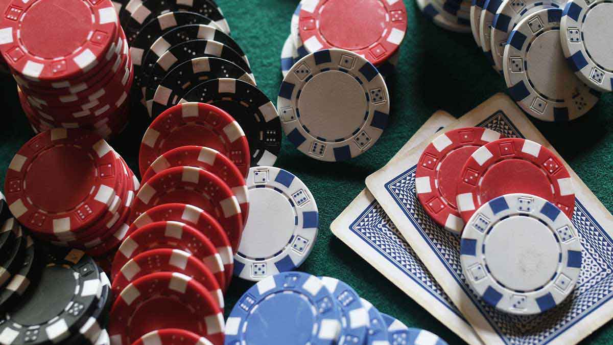 Rake trong poker là gì? Làm thế nào để tối đa hóa lợi nhuận với rake?