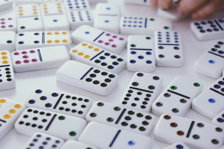 Cờ Domino là gì? Hướng dẫn cách chơi Domino cùng hội bạn thân